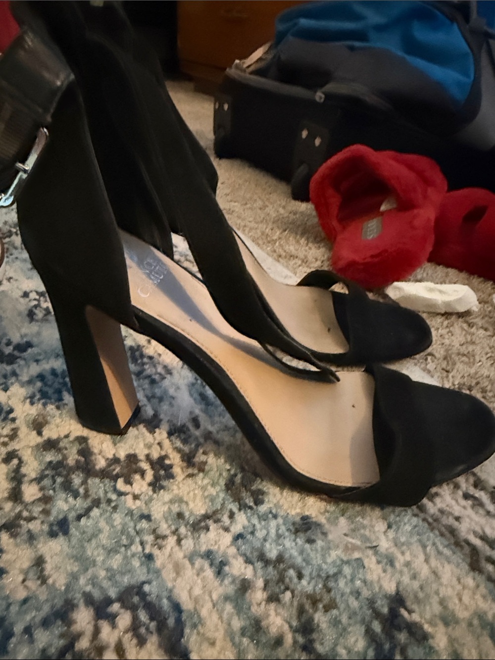 Vince camuto black heels
